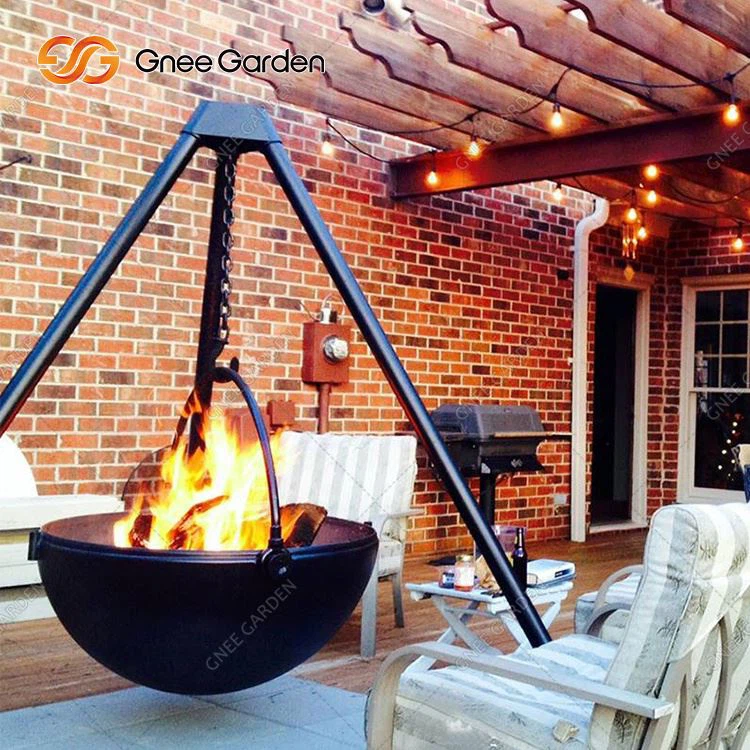 Runder BBQ-Grill aus schwarzem Cortenstahl